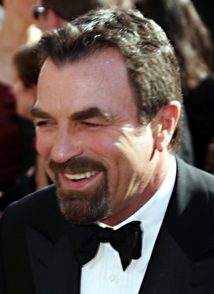 ТОМ SELLECK arriving at The 56th Annual Emmy Awards at The Shrine Auditorium Los Angeles, California - 19.09.04 Credit: WENN