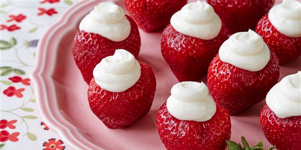 Ostkaka-Fyllda Strawberries