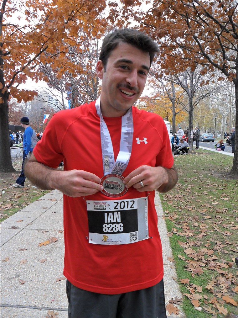 ТОДАИ.цом's Ian Sager after completing the Philadelphia Marathon in 2012. 