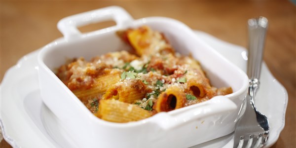Bakad Rigatoni with Italian Sausage, Peppers and Onions