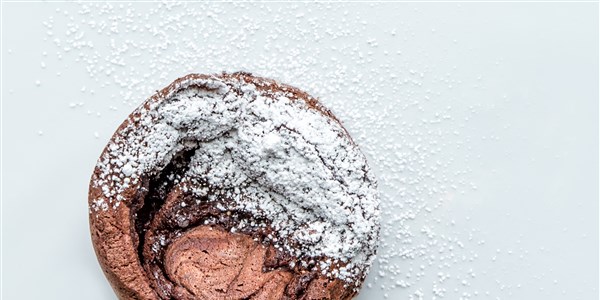 6-Ingrediens Chocolate Ganache Soufflé Cake
