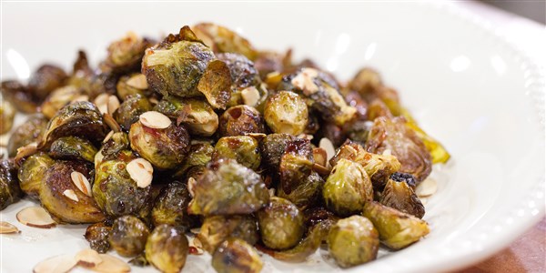 Pomegranate-Rostad Brussels Sprouts