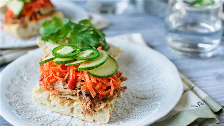 Lėta viryklė bánh mì (Vietnamese sandwiches)