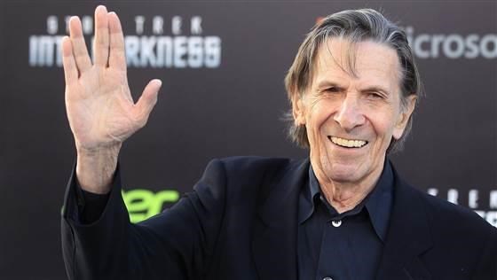 Леонард Nimoy arrives at a film premiere in Hollywood in May 2013. The 