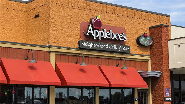 Апплебее's Neighborhood Grill and Bar Casual Restaurant. Applebee's is a subsidiary of DineEquity, Inc. V