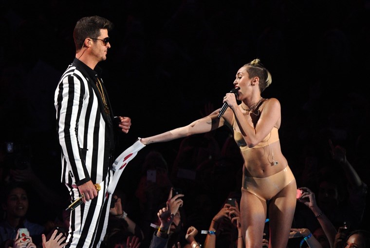 Vaizdas: Robin Thicke, and Miley Cyrus