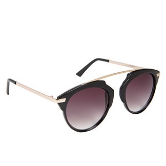 Позови It Spring sunglasses for an oval-shaped face