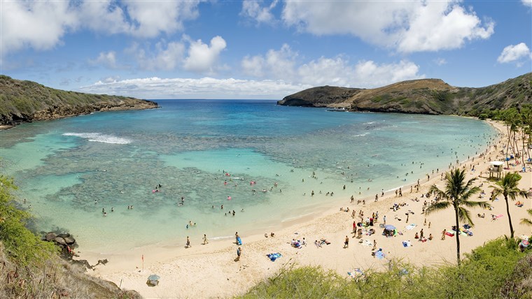 Cel mai bun US beaches: Hanauma Bay, Hawaii, with beach goers