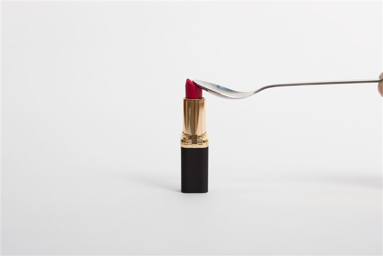 Machiaj hacks: Lipstick