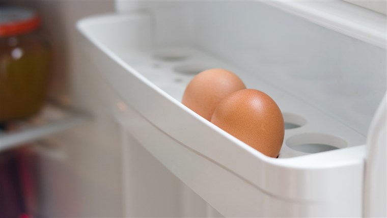 Где to store eggs in the fridge