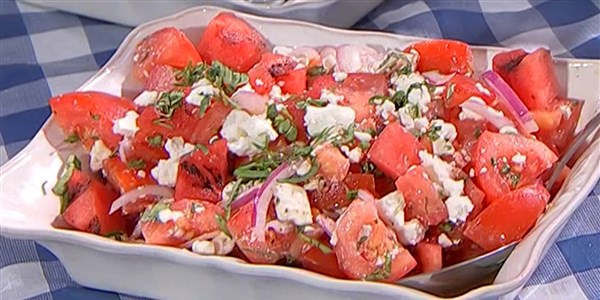 La grătar Watermelon and Tomato Salad