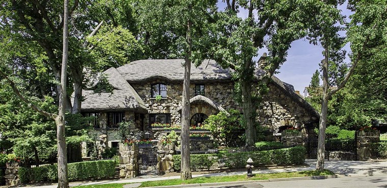 Бруклин's gingerbread house is on the market for over $10 million. 
