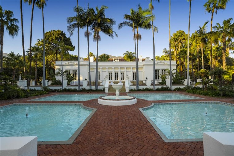 Тхе palatial mansion featured in Scarface is for sale and it has some movie ghosts