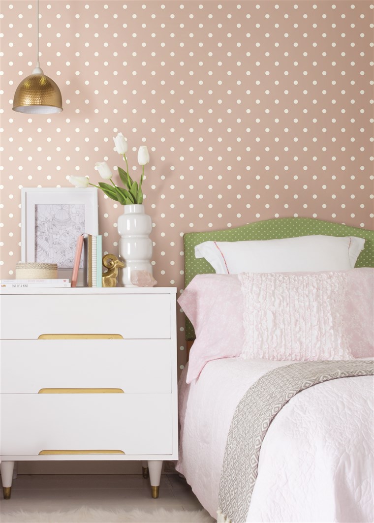 Taškai: Polka dots in soft, muted colors bring a charming spot treatment to any space. 