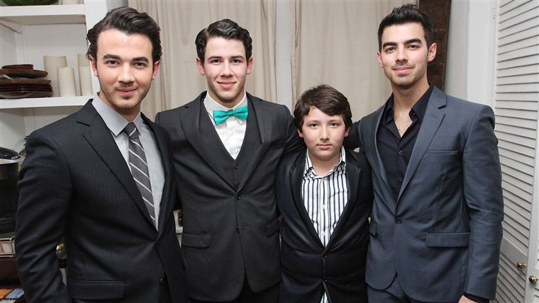 Toate the Jonas brothers