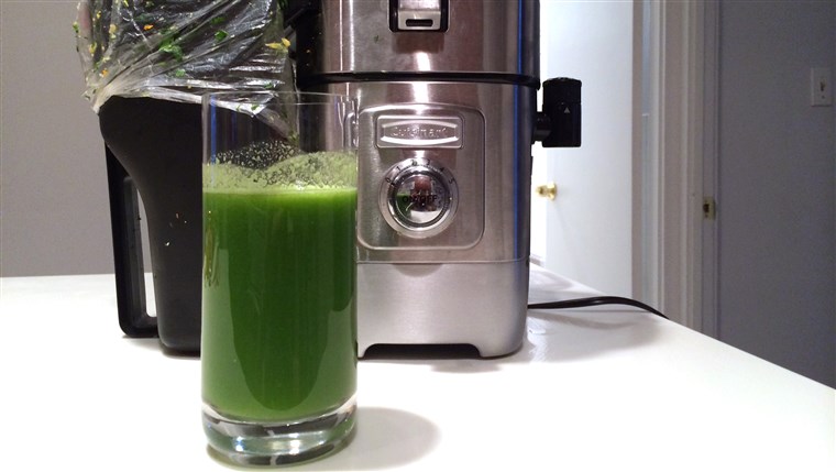 Марта Stewart swears by this green juice in the morning.