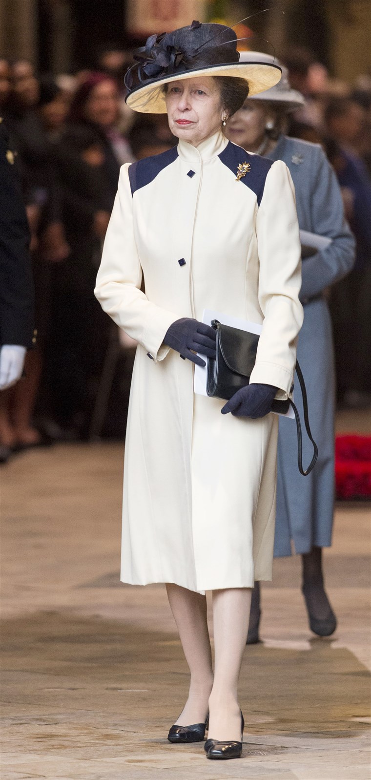 Prinţesă Anne wears the same coat she wore decades earlier