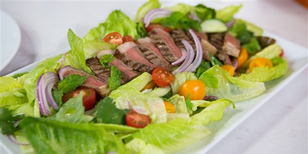 tailandez Salad with Grilled Dry-Aged Beef