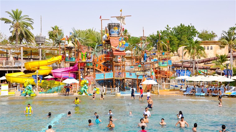 šeima vacations with baby or toddler: indoor water parks