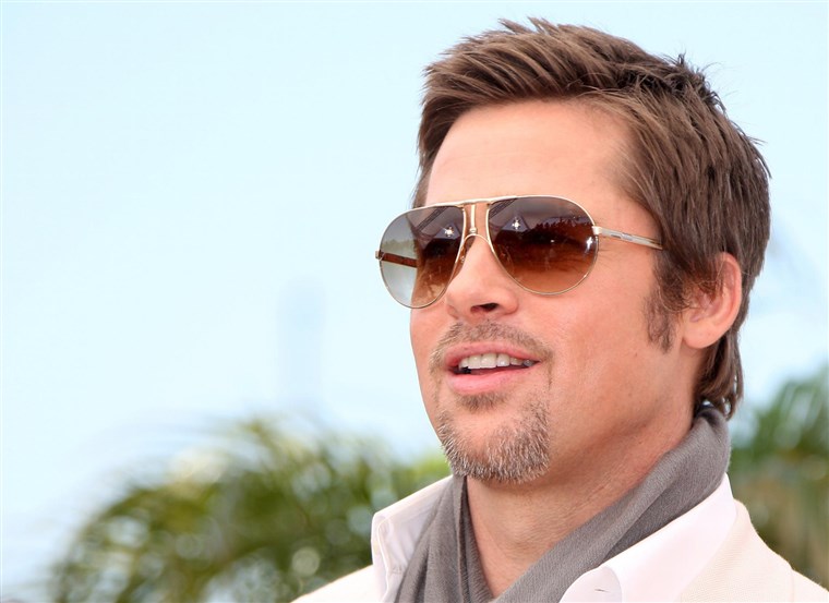 oss actor Brad Pitt attends the photocall for the film 'Inglourious Basterds' in Cannes.