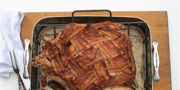 Bacon-inslaget turkey: The ultimate Thanksgiving bird