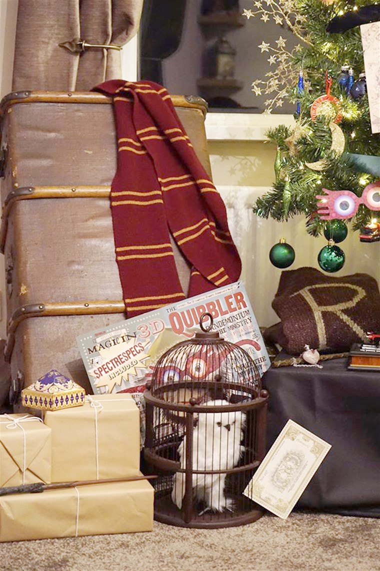 Харри Potter-themed Christmas tree