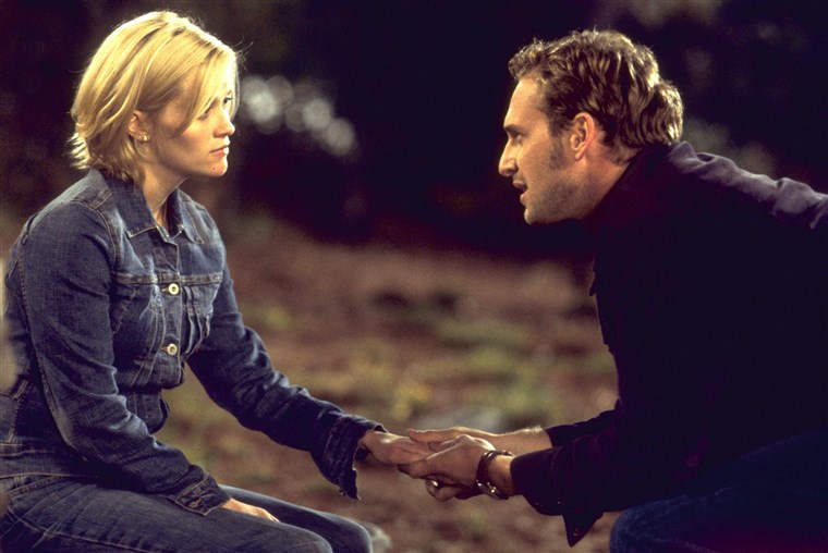 REESE WITHERSPOON as Melanie Carmichael and JOSH LUCAS as Jake Perry in 'Sweet Home Alabama.'