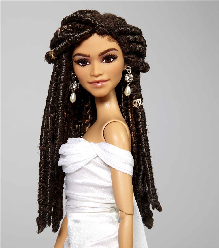 Zendaya Barbie looks just like Zendaya did at the Oscars in 2015 with dreadlocks