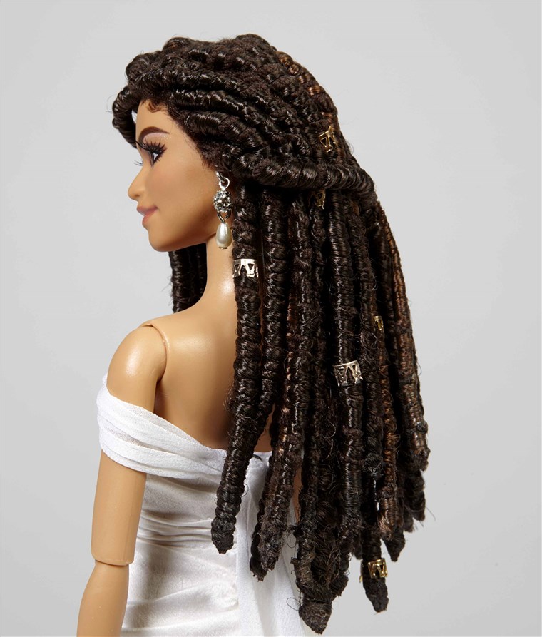 Puikus dreadlocks! Zendaya Barbie looks just like Zendaya did at the Oscars in 2015